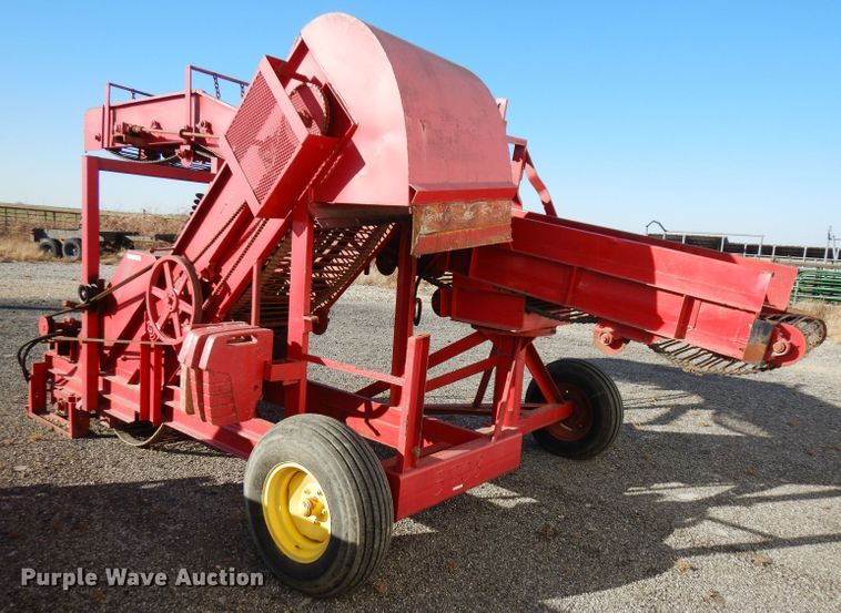 image for item FW9981 Bermuda sprig harvester