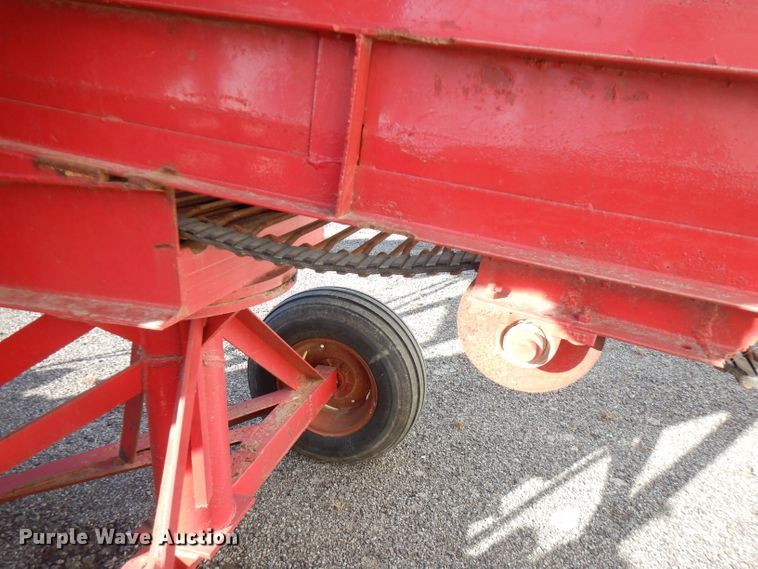 image for item FW9981 Bermuda sprig harvester