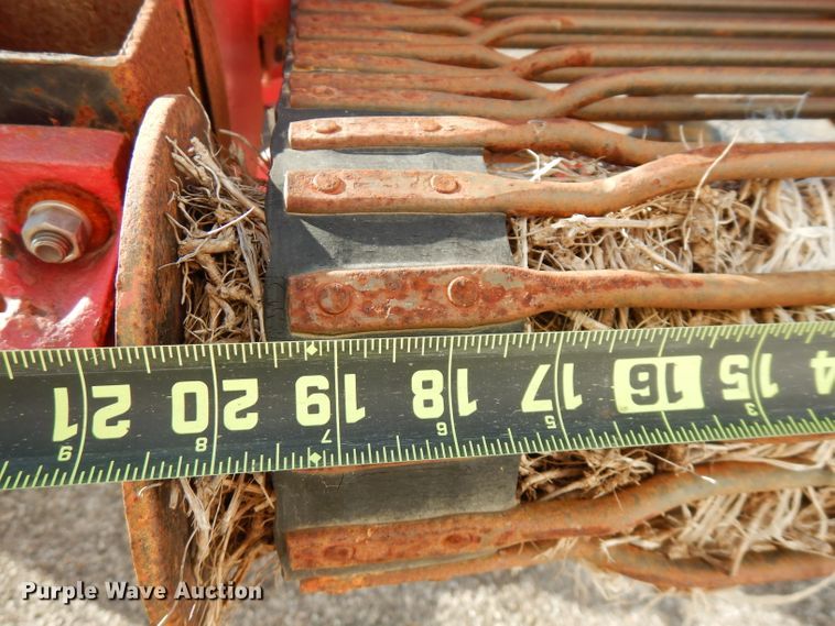image for item FW9981 Bermuda sprig harvester