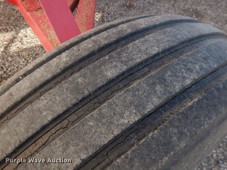 image for item FW9981 Bermuda sprig harvester