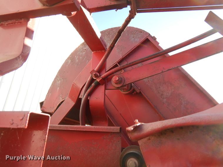 image for item FW9981 Bermuda sprig harvester