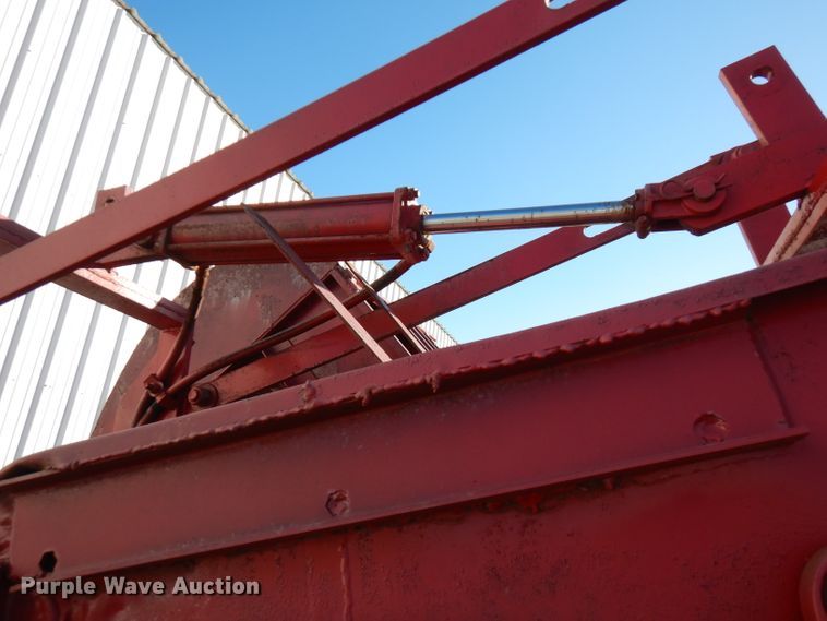 image for item FW9981 Bermuda sprig harvester