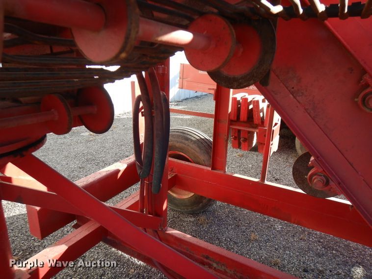 image for item FW9981 Bermuda sprig harvester