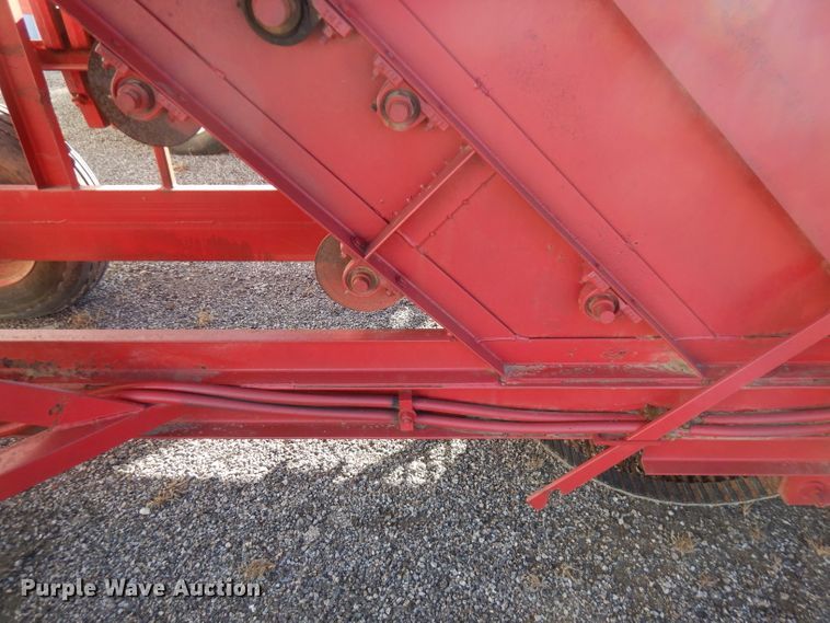 image for item FW9981 Bermuda sprig harvester