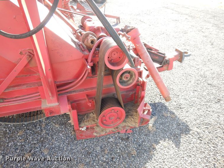 image for item FW9981 Bermuda sprig harvester