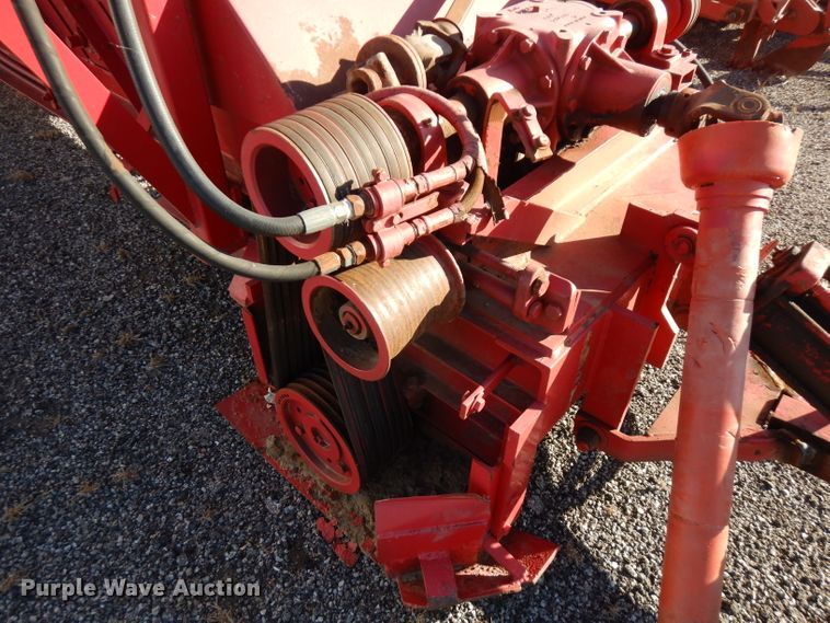 image for item FW9981 Bermuda sprig harvester