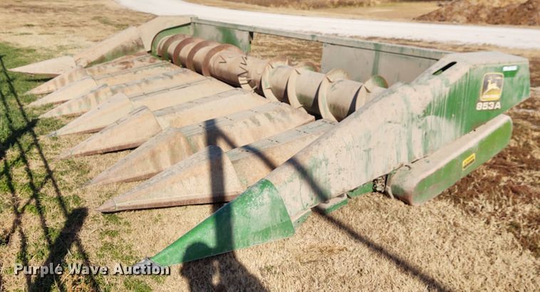 image for item FY9770 John Deere 853A row crop head