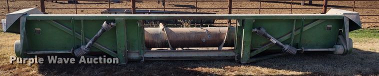 image for item FY9770 John Deere 853A row crop head