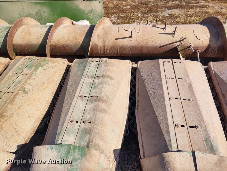 image for item FY9770 John Deere 853A row crop head