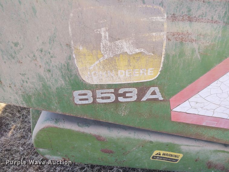 image for item FY9770 John Deere 853A row crop head