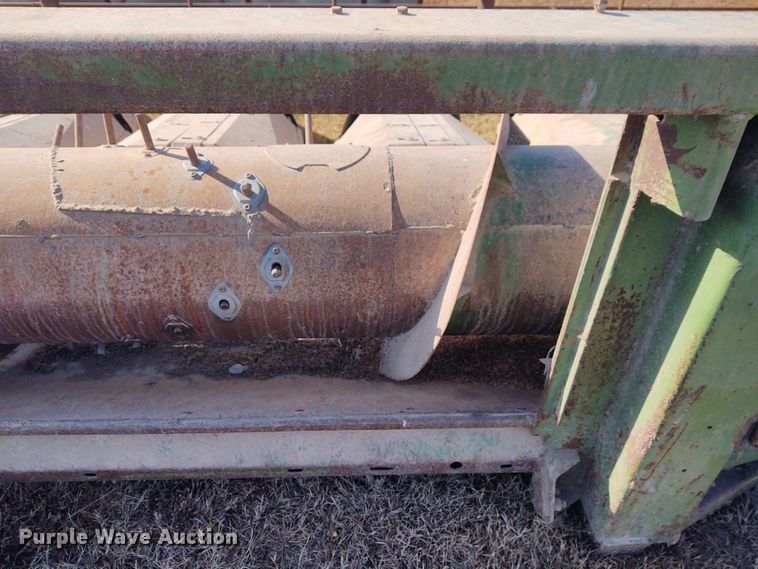 image for item FY9770 John Deere 853A row crop head