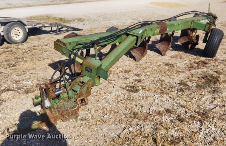 image for item FY9771 John Deere 2600 five bottom plow