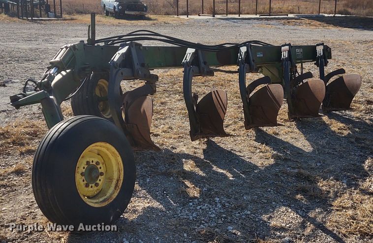 image for item FY9771 John Deere 2600 five bottom plow