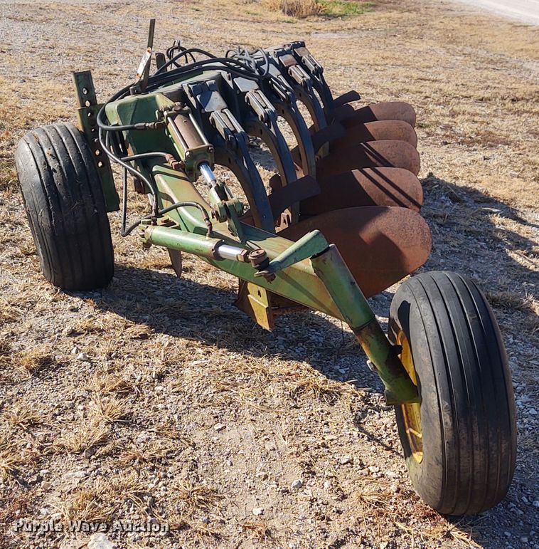 image for item FY9771 John Deere 2600 five bottom plow