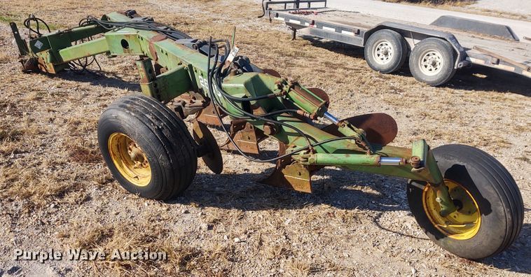 image for item FY9771 John Deere 2600 five bottom plow