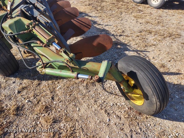 image for item FY9771 John Deere 2600 five bottom plow