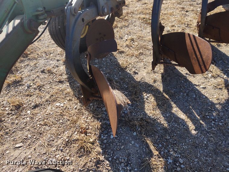 image for item FY9771 John Deere 2600 five bottom plow