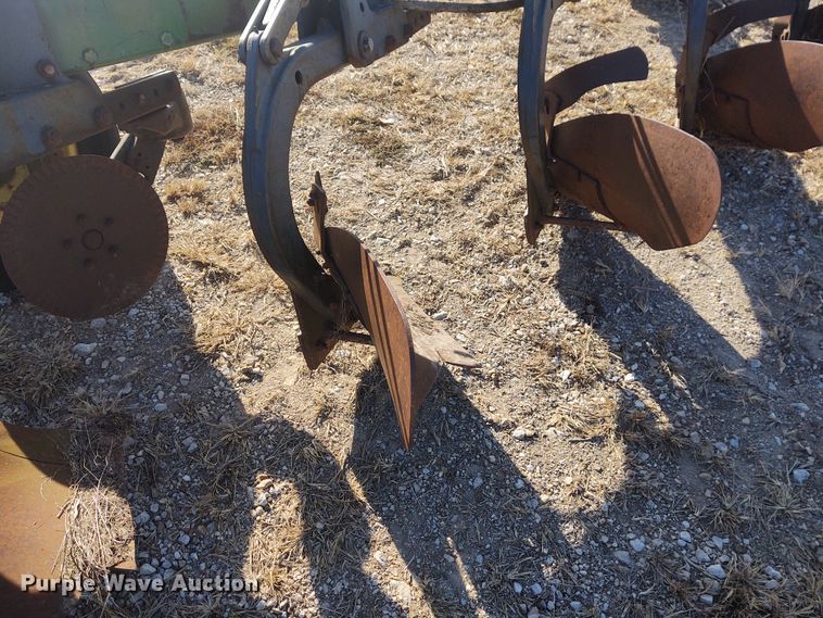 image for item FY9771 John Deere 2600 five bottom plow