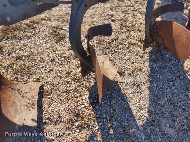 image for item FY9771 John Deere 2600 five bottom plow