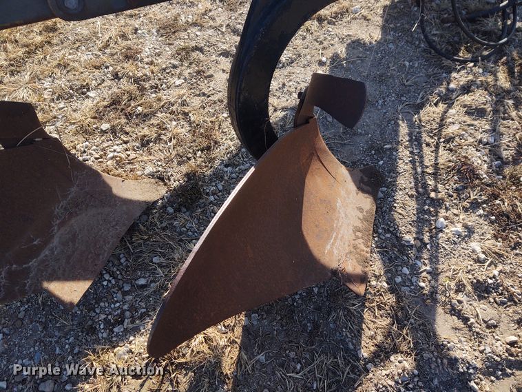 image for item FY9771 John Deere 2600 five bottom plow