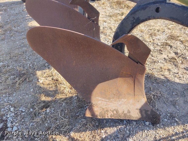 image for item FY9771 John Deere 2600 five bottom plow