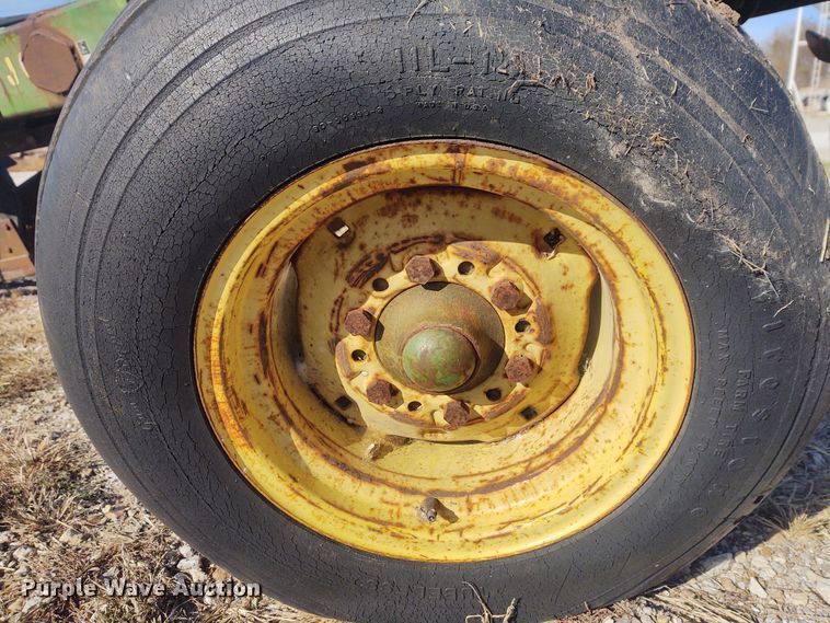 image for item FY9771 John Deere 2600 five bottom plow