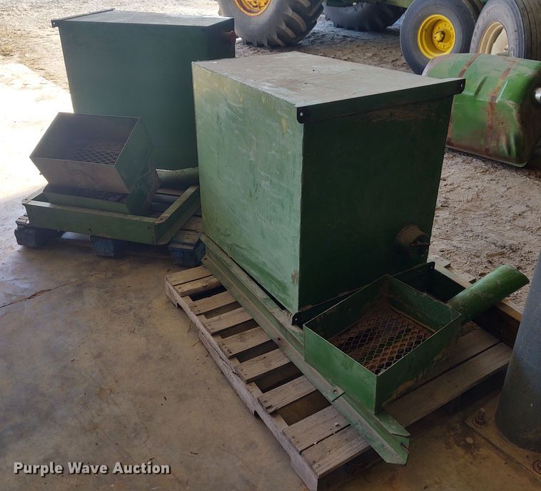 image for item FY9772 John Deere front mounted fuel tanks