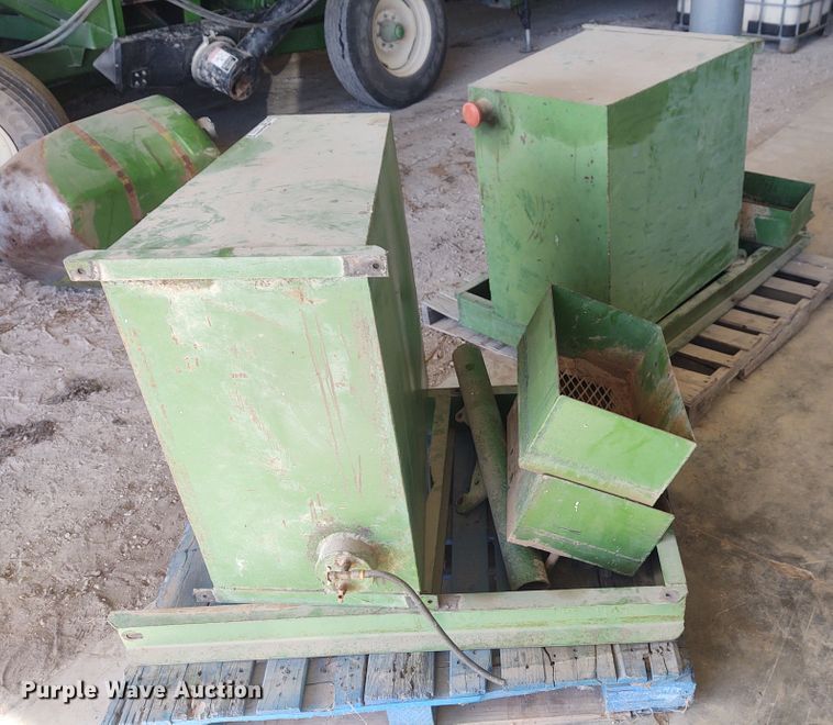 image for item FY9772 John Deere front mounted fuel tanks