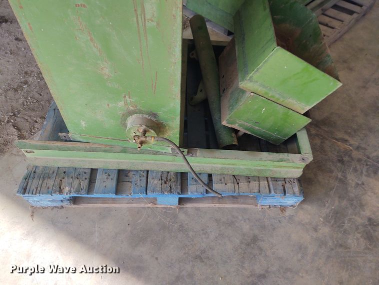 image for item FY9772 John Deere front mounted fuel tanks