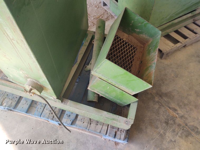 image for item FY9772 John Deere front mounted fuel tanks