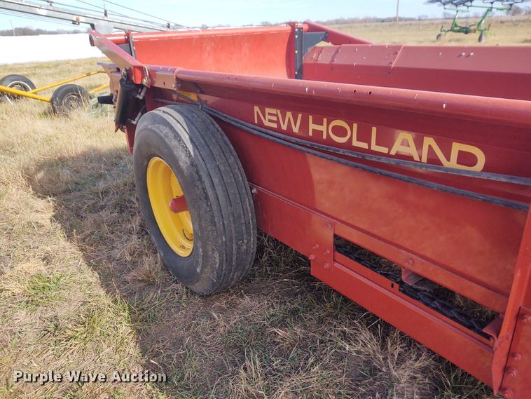 image for item FY9780 New Holland 155 manure spreader