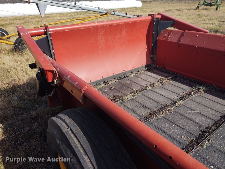 image for item FY9780 New Holland 155 manure spreader