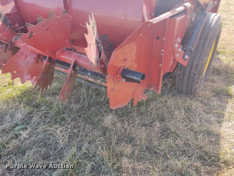 image for item FY9780 New Holland 155 manure spreader