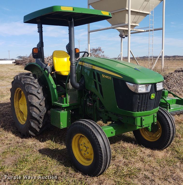 image for item FY9784 2018 John Deere 5045E  tractor