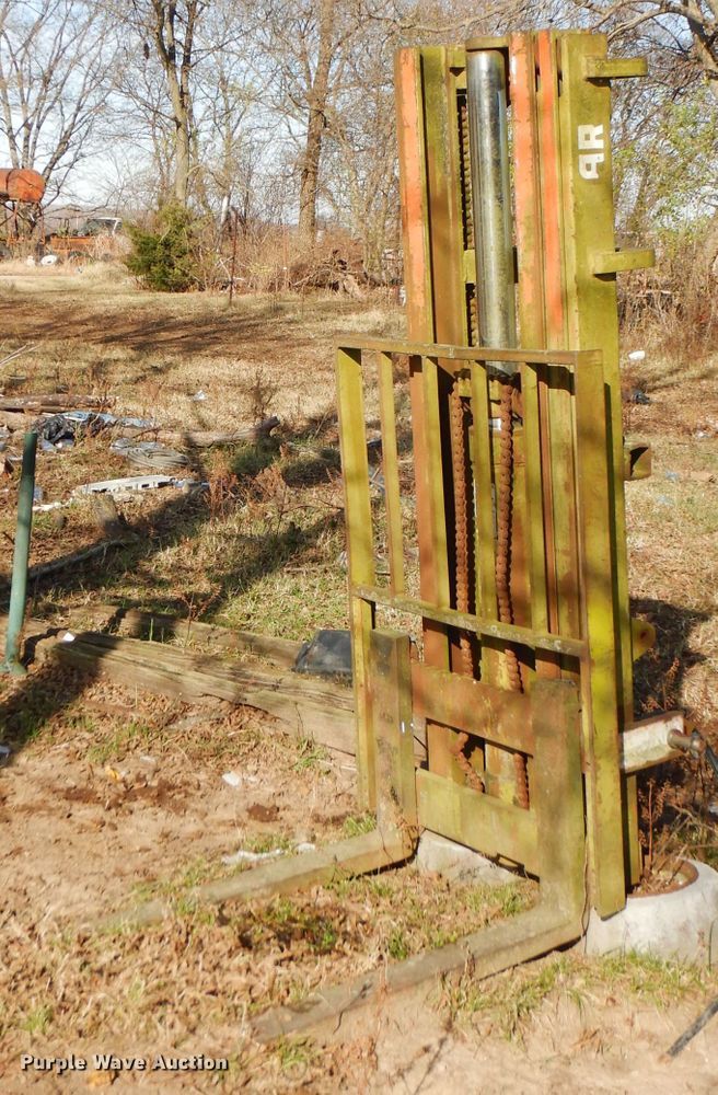 image for item GK9469 Clark forklift attachment