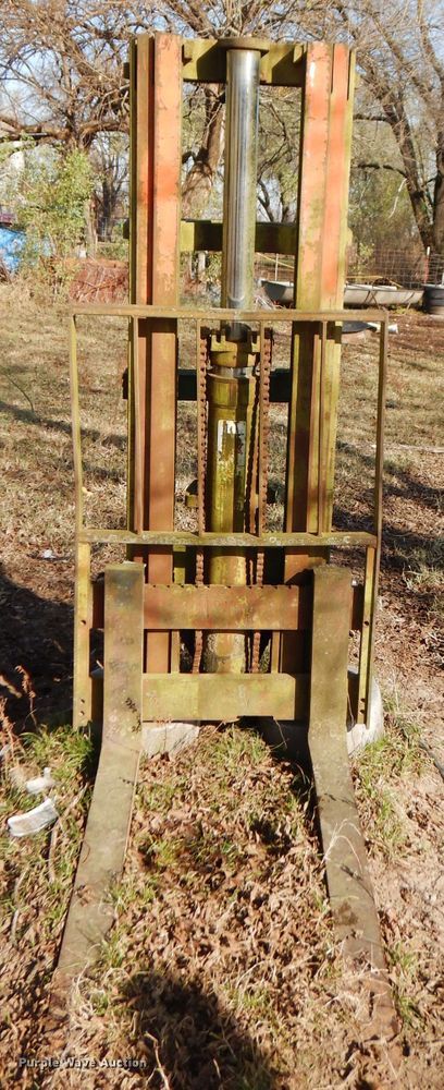 image for item GK9469 Clark forklift attachment