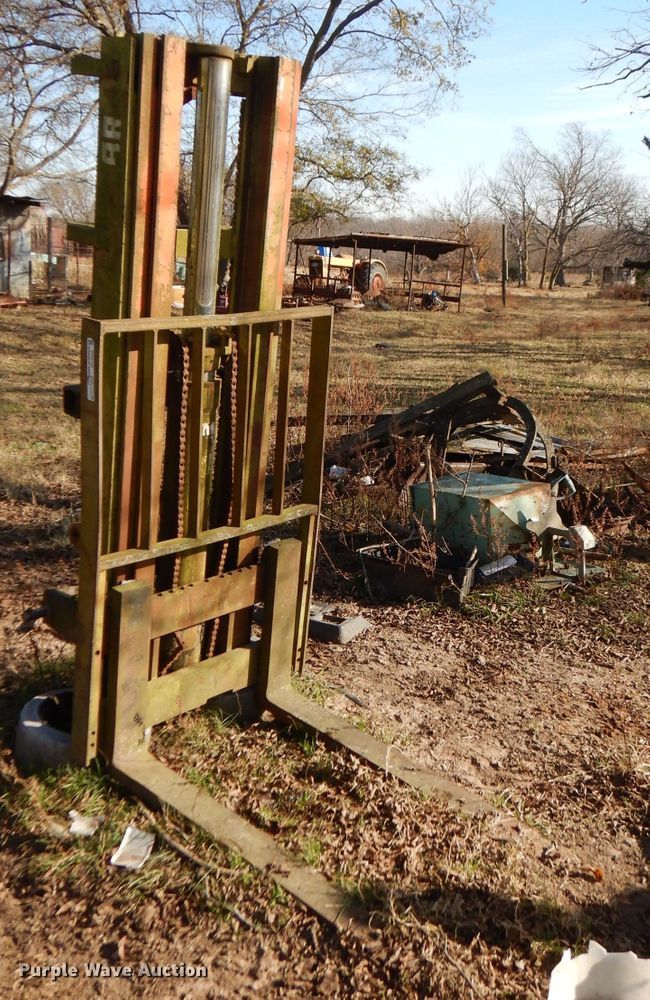 image for item GK9469 Clark forklift attachment