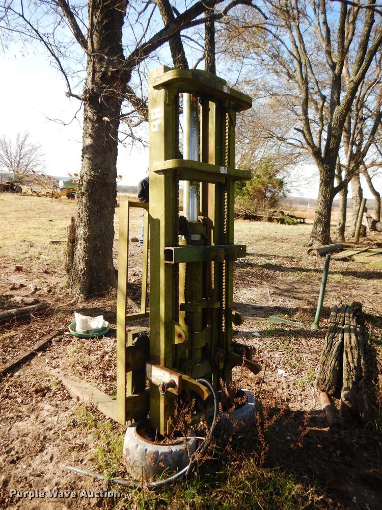 image for item GK9469 Clark forklift attachment