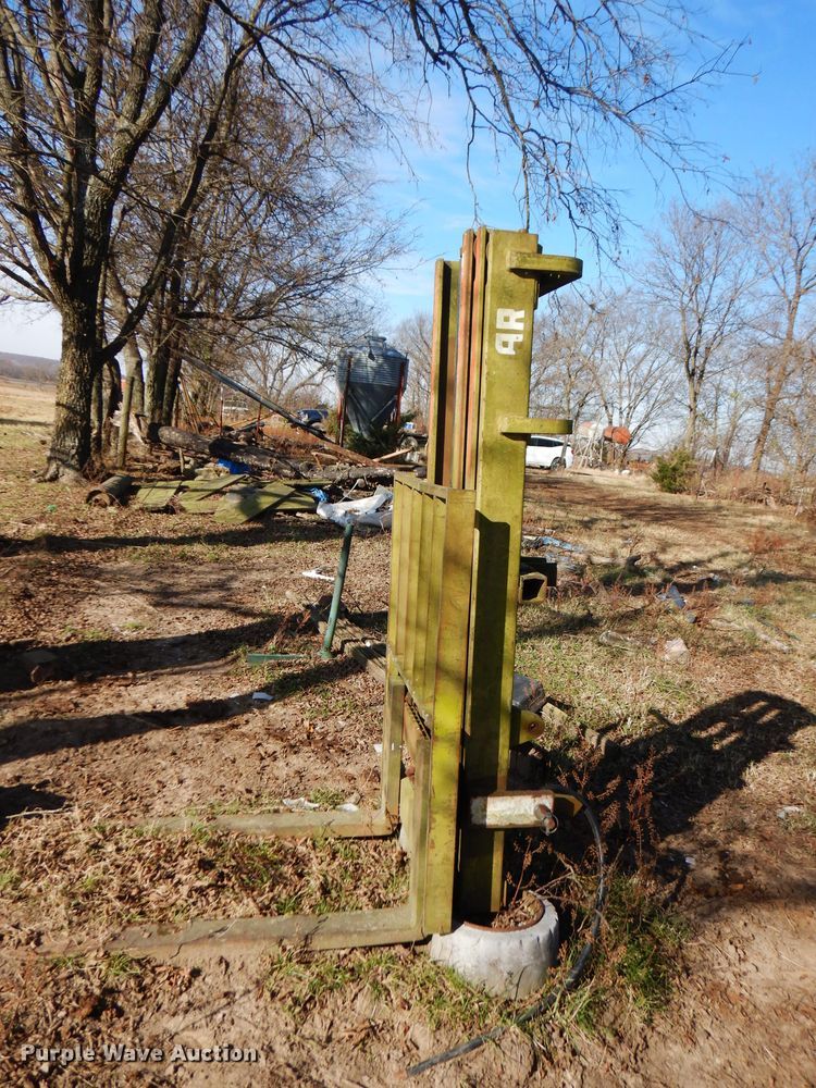 image for item GK9469 Clark forklift attachment