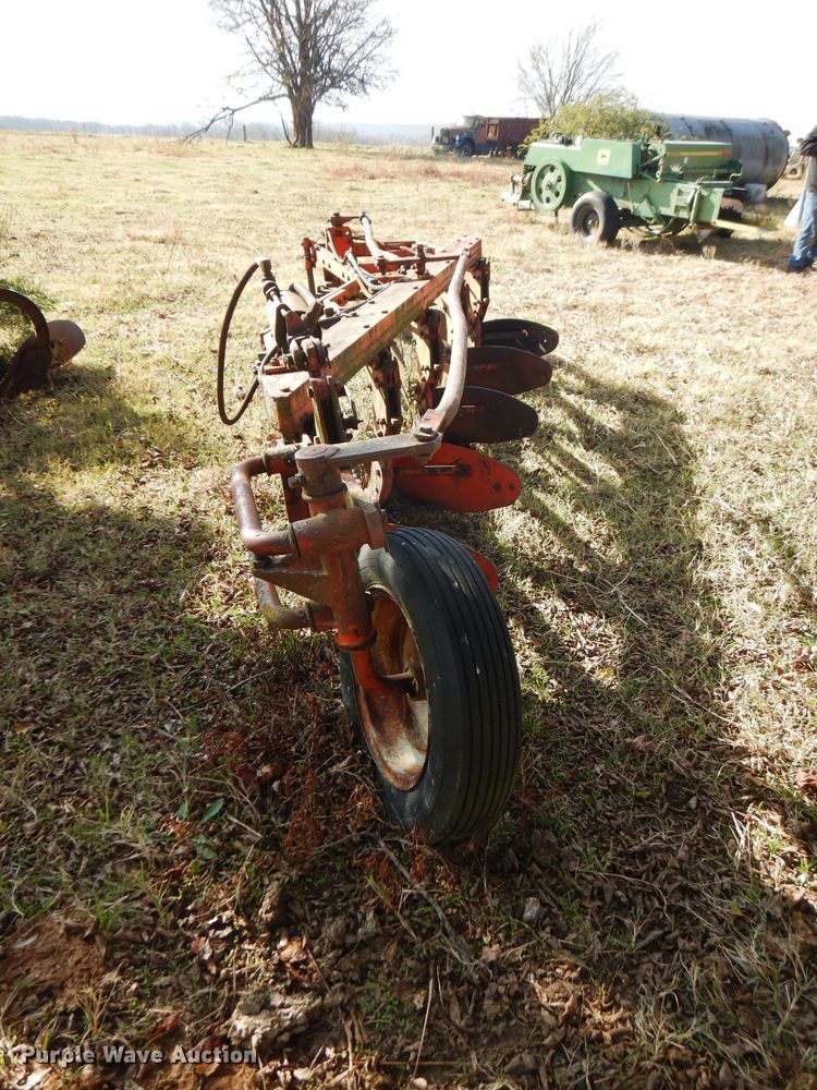 image for item GK9472 International five bottom plow