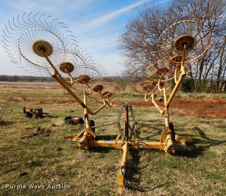 image for item GK9473 Vermeer WR22 hay rake