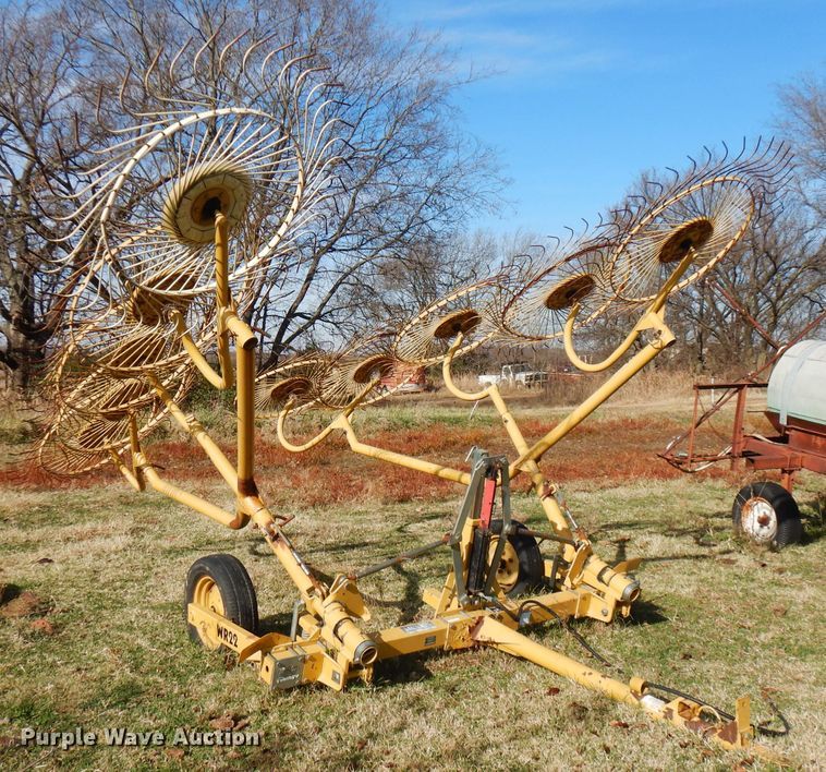 image for item GK9473 Vermeer WR22 hay rake