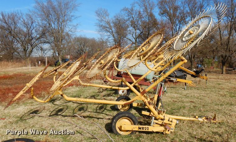 image for item GK9473 Vermeer WR22 hay rake