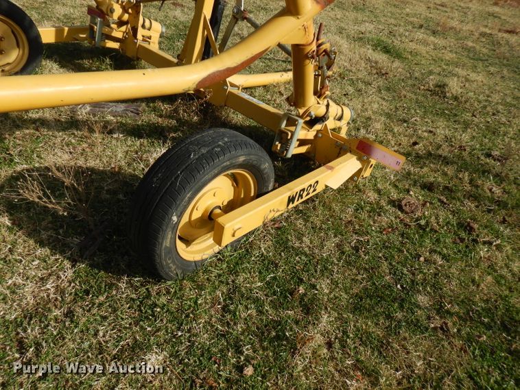 image for item GK9473 Vermeer WR22 hay rake