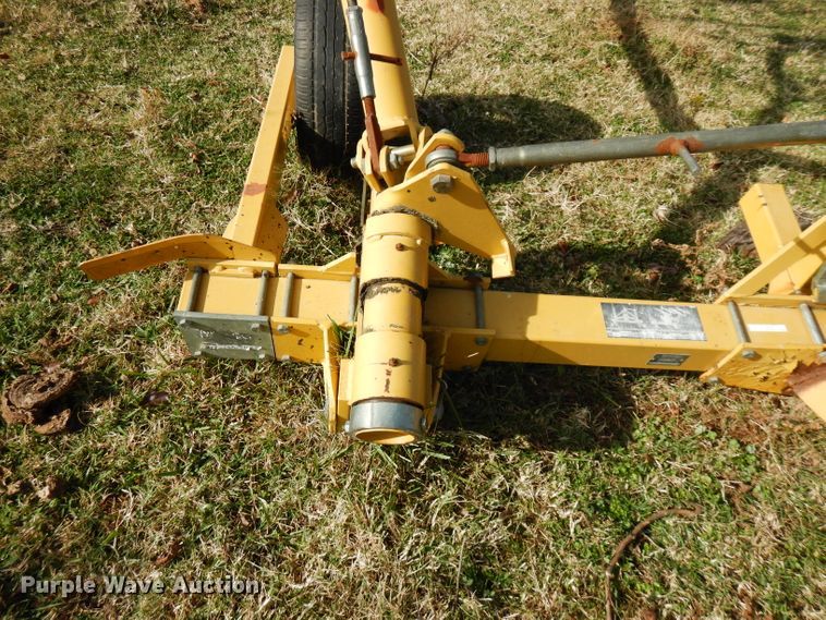 image for item GK9473 Vermeer WR22 hay rake