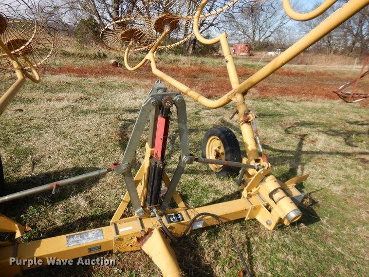 image for item GK9473 Vermeer WR22 hay rake
