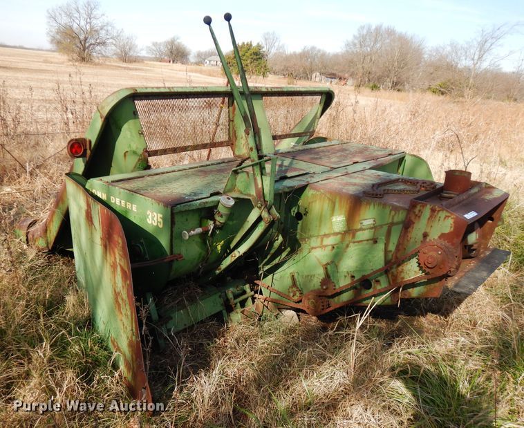 image for item GK9477 John Deere 335 corn head