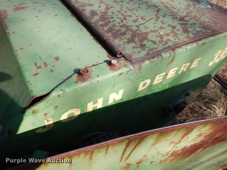 image for item GK9477 John Deere 335 corn head