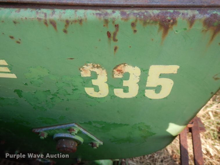 image for item GK9477 John Deere 335 corn head