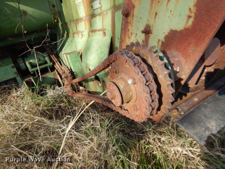 image for item GK9477 John Deere 335 corn head
